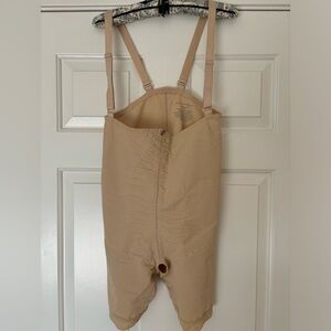 Design Veronique Compression Garment